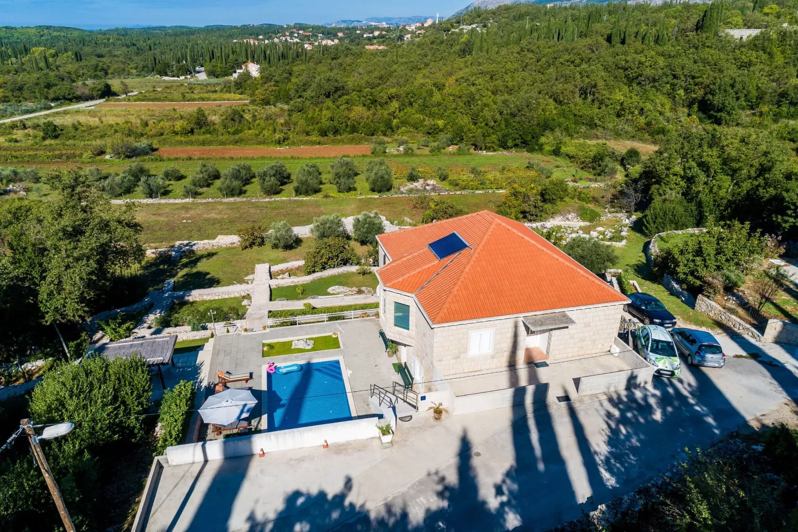 Villa Oasis Cypress - Three Bedroom Villa with Terrace and Swimming Pool-Buitenlucht