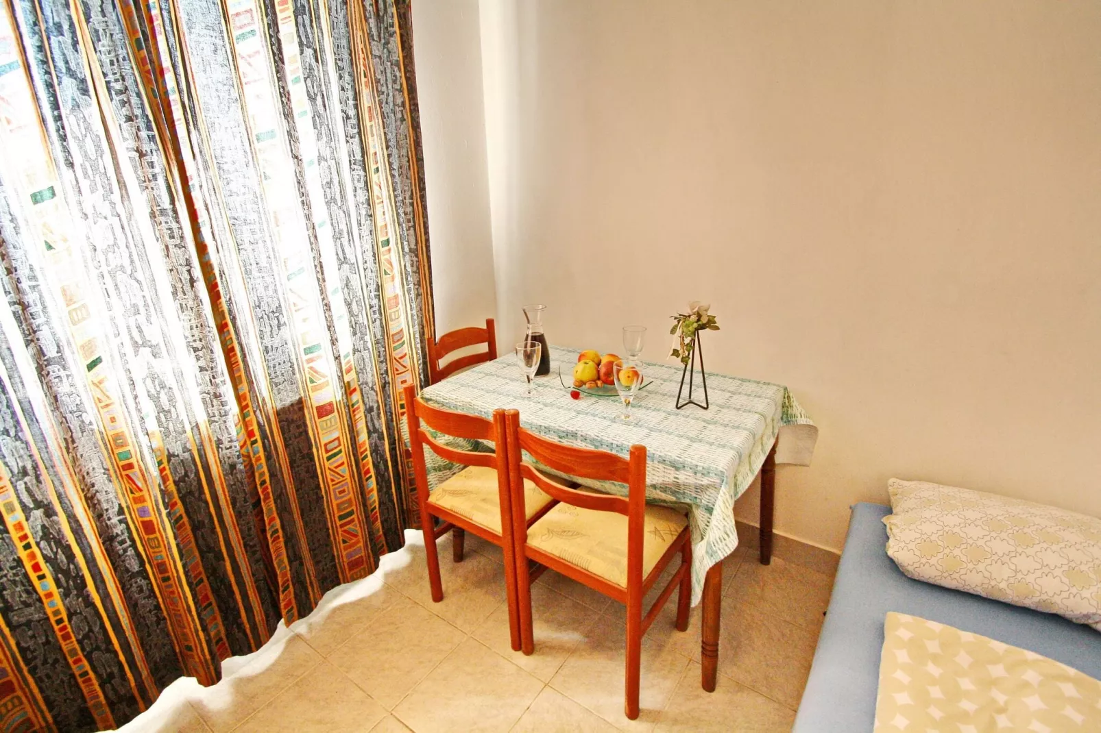 Apartments Lemeš - One Bedroom Apartment with Garden View Apt4