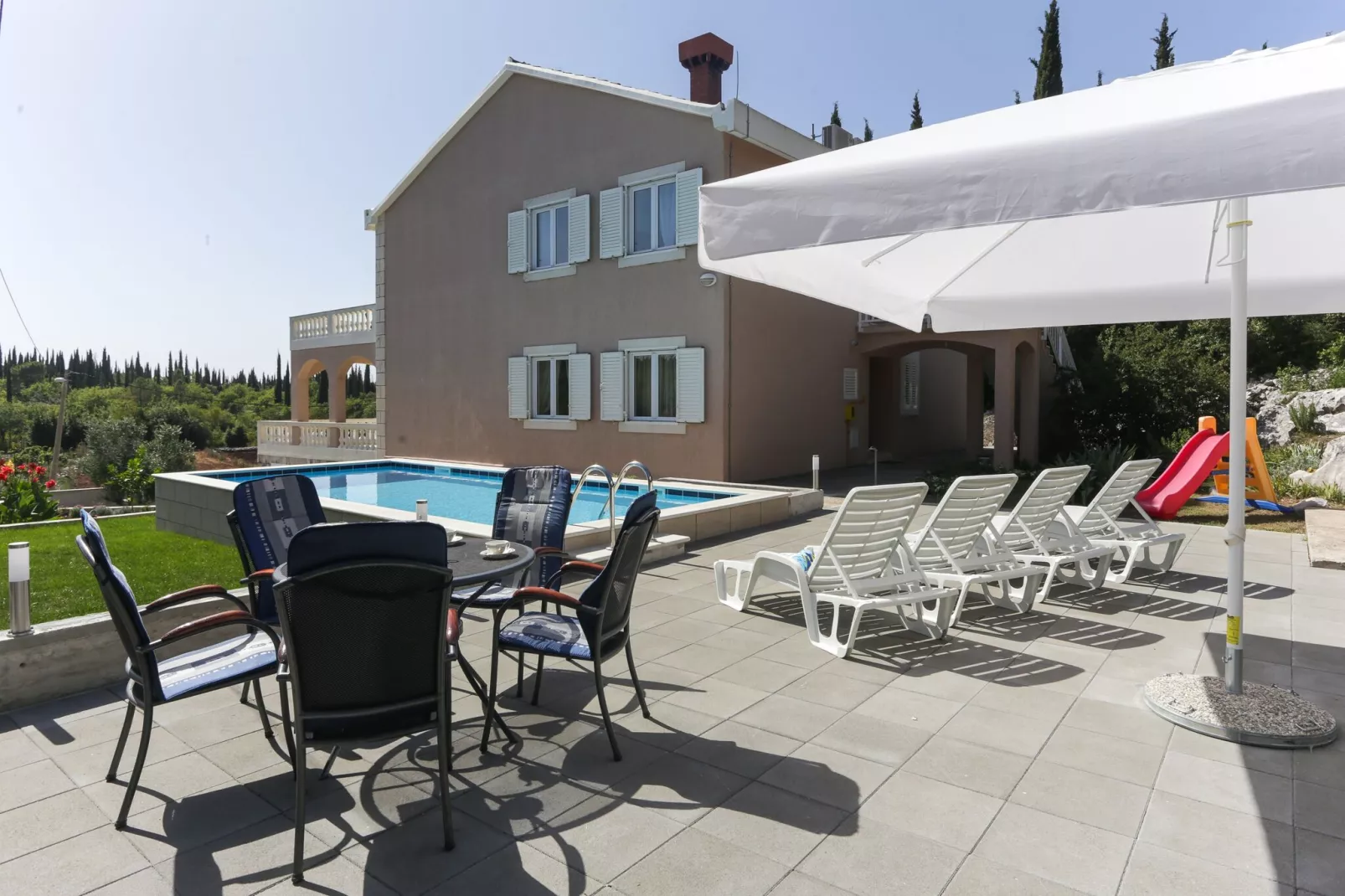 Apartments Villa Harmonia - One-Bedroom Apartment with Patio and Shared Pool-Terras