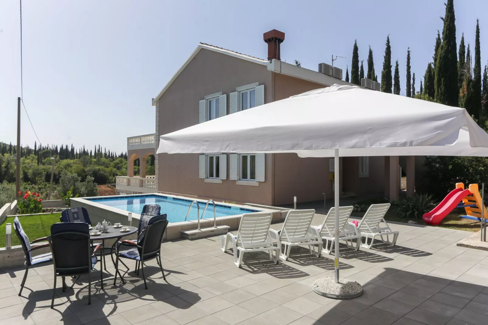 Apartments Villa Harmonia - One-Bedroom Apartment with Patio and Shared Pool-Buitenlucht