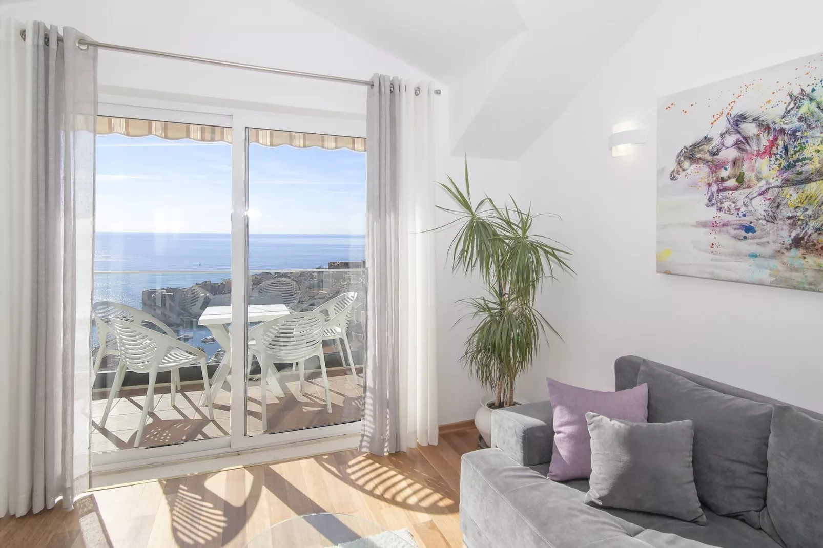 Apartments Isabora - Comfort Three-Bedroom Apartment with Balcony and Sea View (Second Floor)