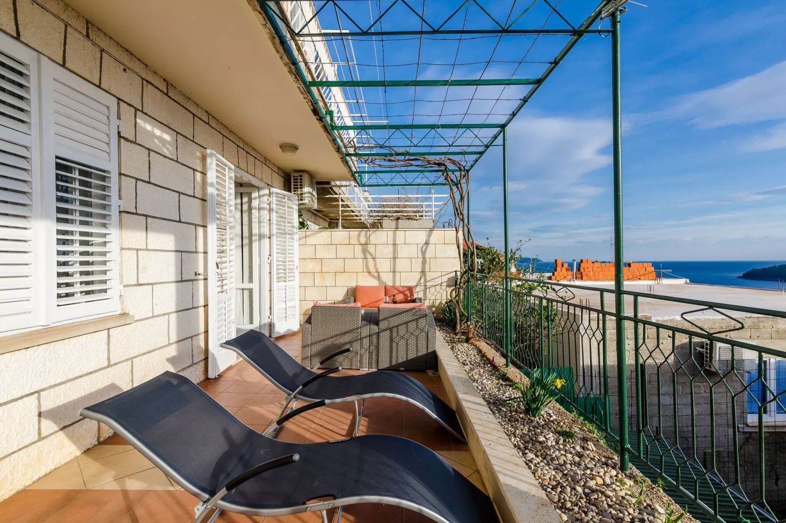 Apartments Isabora - Two-Bedroom Apartment with Terrace and Partial Sea View (Nea)-Terras