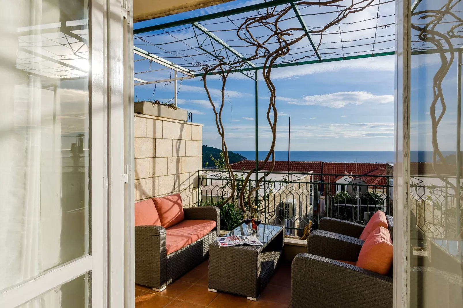 Apartments Isabora - Two-Bedroom Apartment with Terrace and Partial Sea View (Nea)-Terras