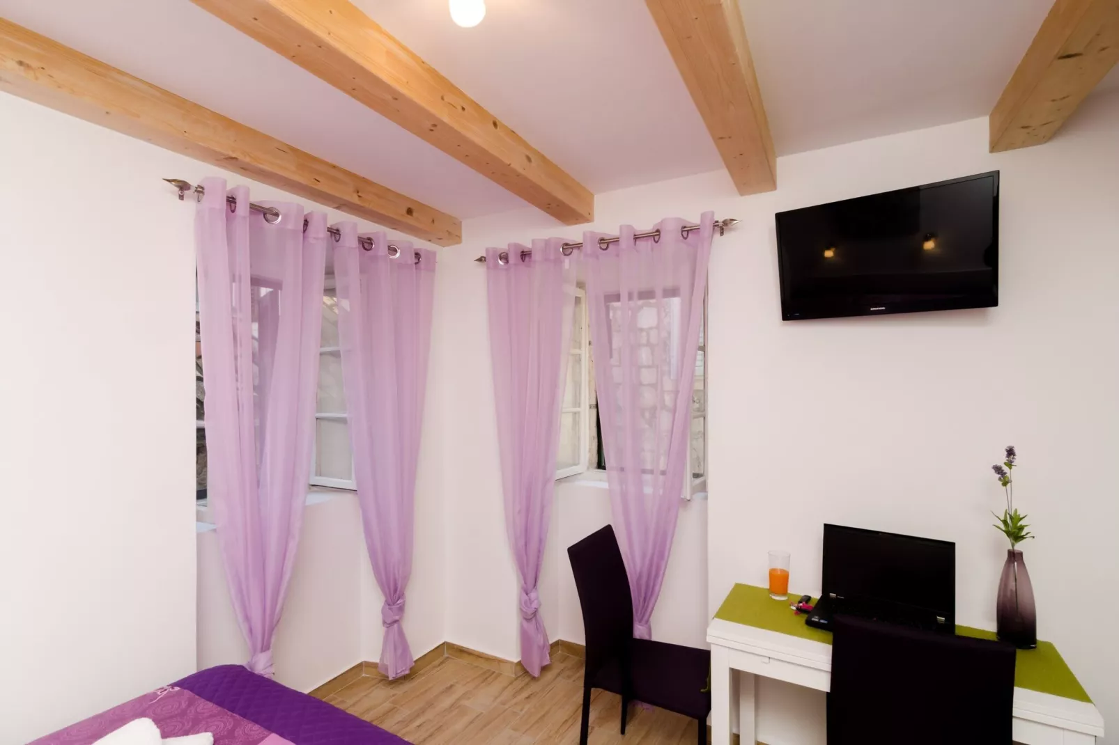 Lavender Garden Apartments - Studio Apartment with City View (First Floor) - APT 4