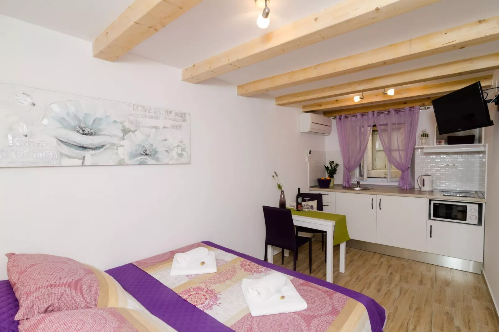 Lavender Garden Apartments - Comfort Studio Apartment (Ground Floor) - APT 2