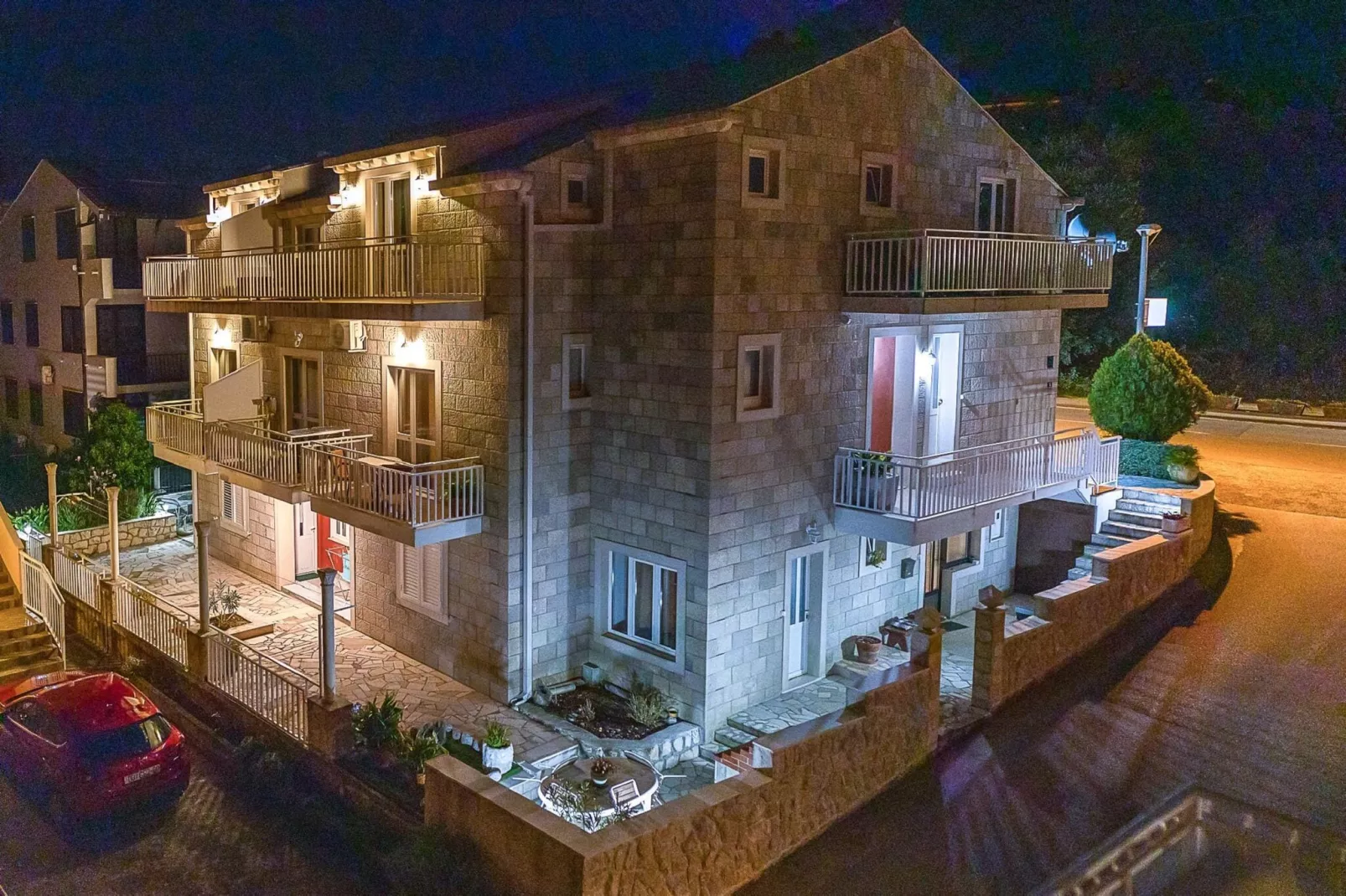 Apartments Senjo - One Bedroom Apartment with Balcony and Side Sea View (Apartman 6)-Buitenlucht