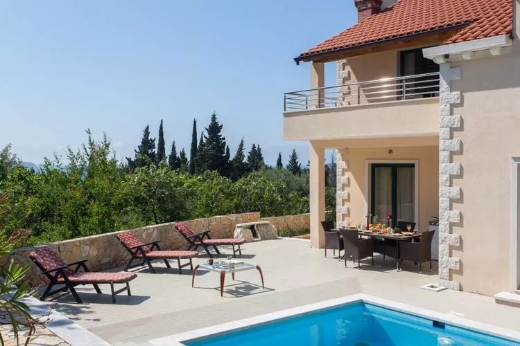 Villa Avoca - Four Bedroom Villa with Swimming Pool-Buitenlucht