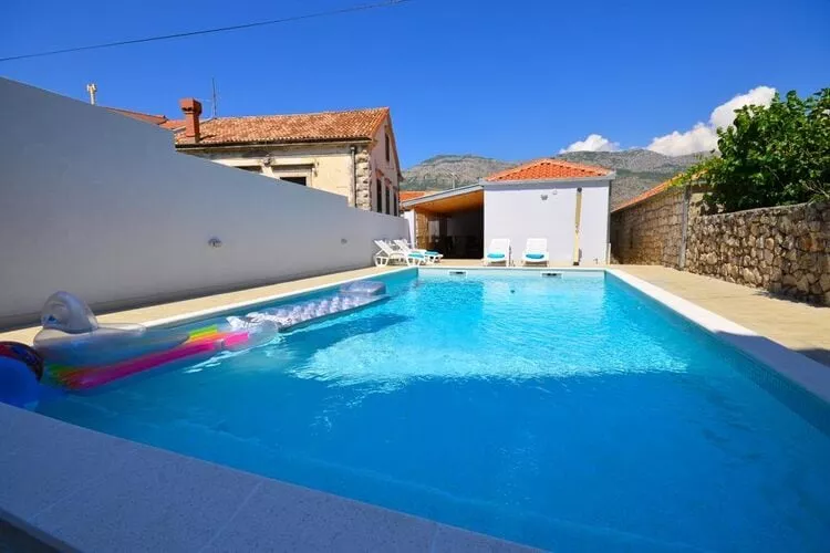 Holiday Home Belmondo- Three Bedroom Home with Terrace and Private Pool (A6)