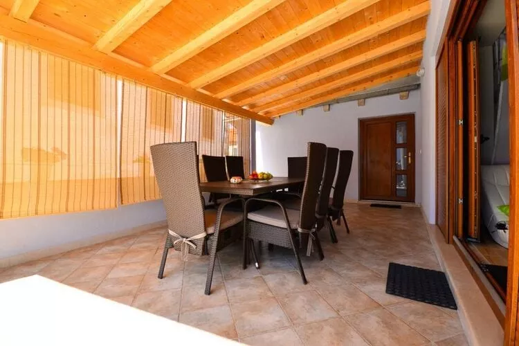 Holiday Home Belmondo- Three Bedroom Home with Terrace and Private Pool (A6)-Terras