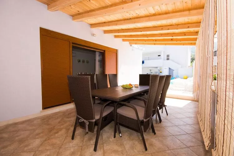 Holiday Home Belmondo- Three Bedroom Home with Terrace and Private Pool (A6)-Terras