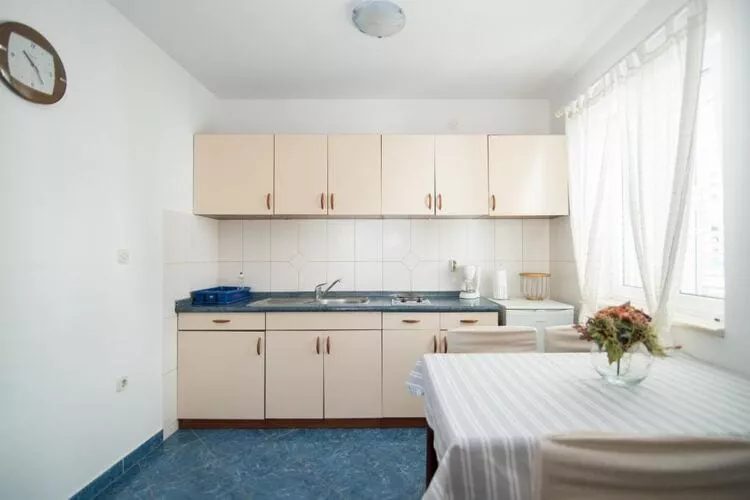 Apartments Batinic - One Bedroom Apartment with Terrace (ST)-Eetkamer