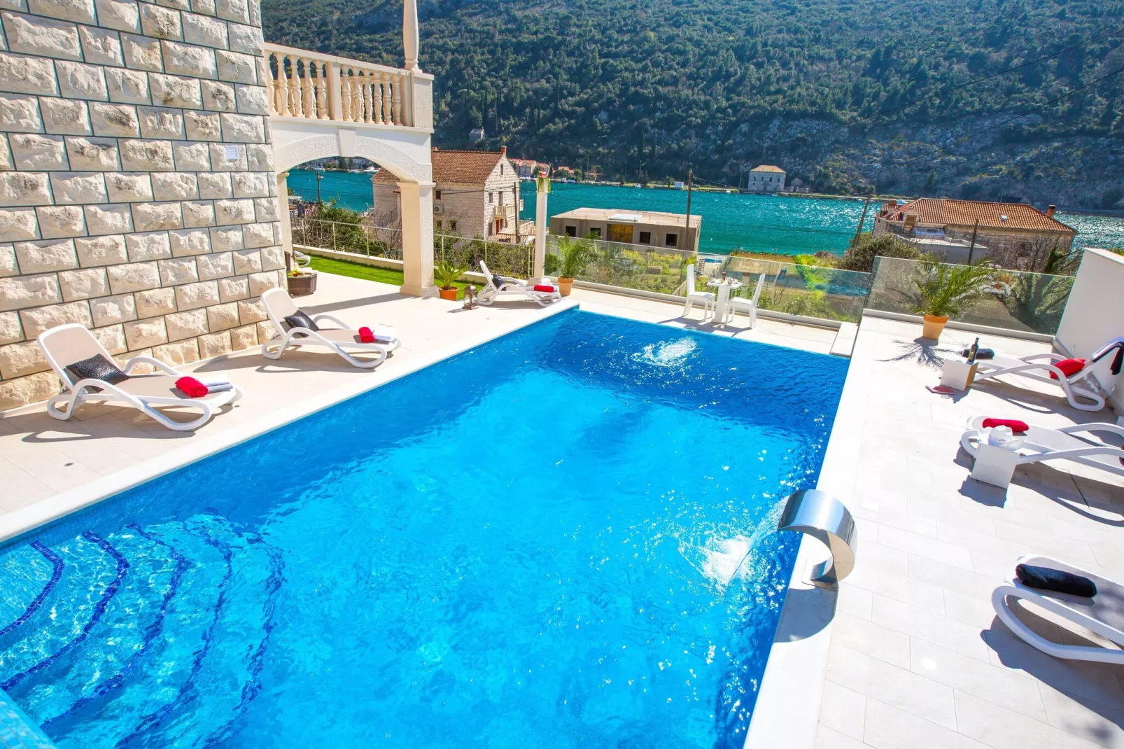 Villa Arion - Four Bedroom Villa with Terrace and Swimming Pool-Zwembad