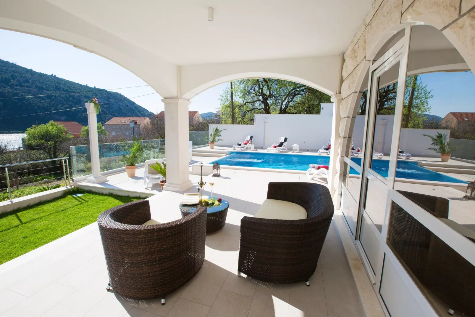 Villa Arion - Four Bedroom Villa with Terrace and Swimming Pool-Terras