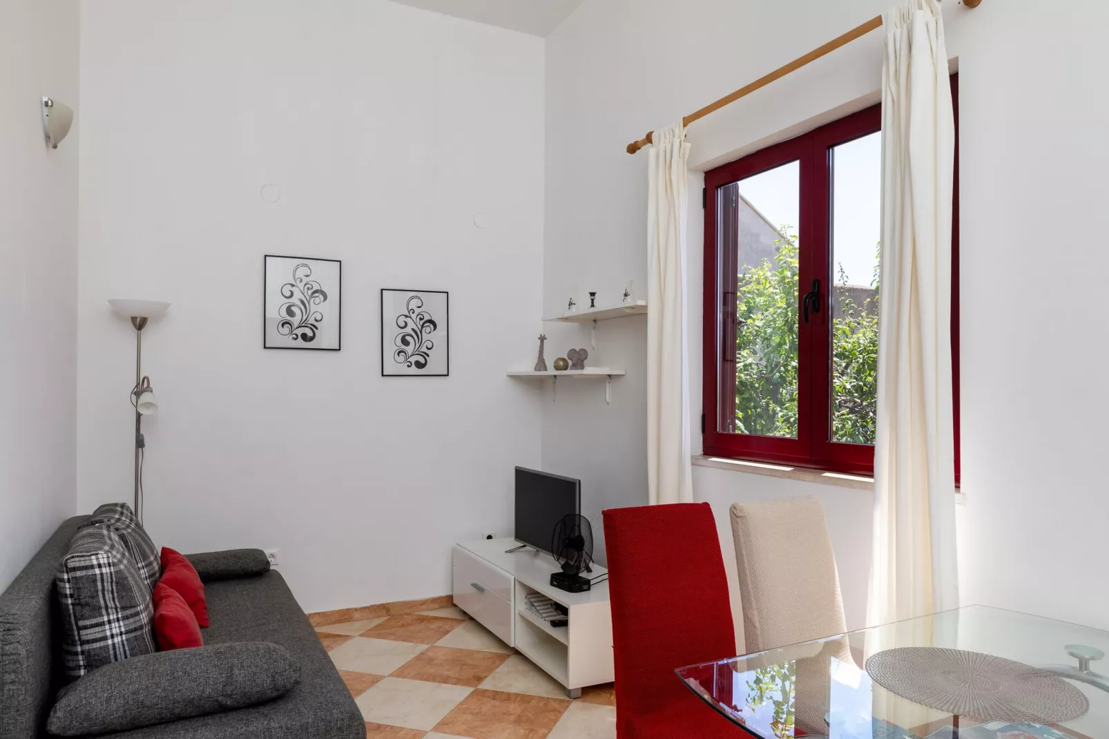 Apartments Franka - One Bedroom Apartment with Terrace and Garden View (A2+1)