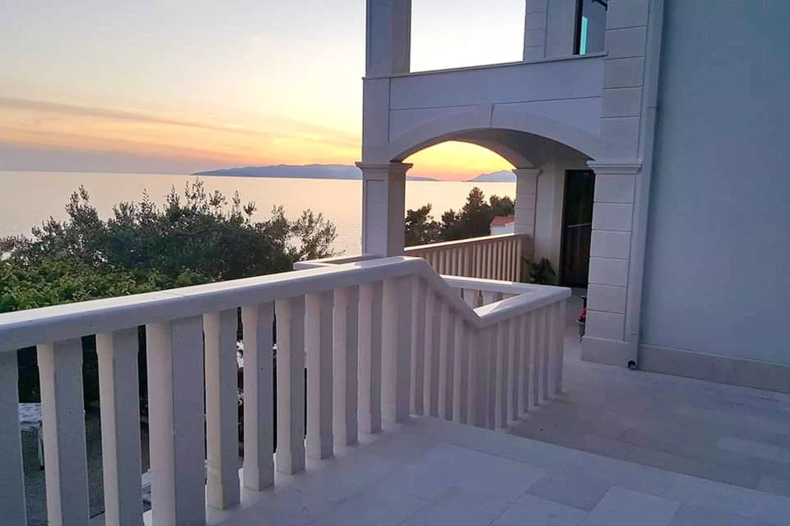 Apartments Villa Bella Vista - Two Bedroom Apartment with Balcony and  Sea  View-Buitenlucht