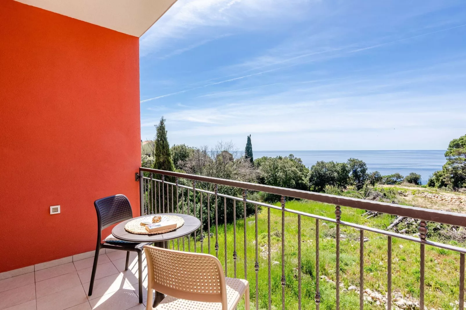 Apartments Villa Luka's - ''No.2'' Studio Apartment with Balcony and Sea View-Uitzicht