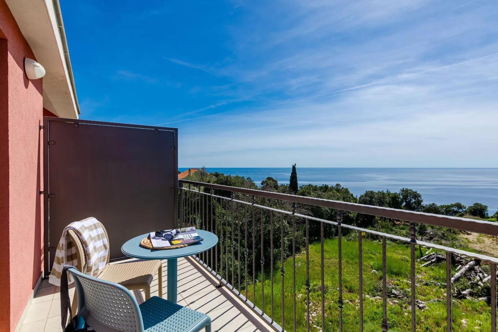 Apartments Villa Luka's - ''No.10'' Gallery Studio Apartment with Balcony and Sea View-Uitzicht