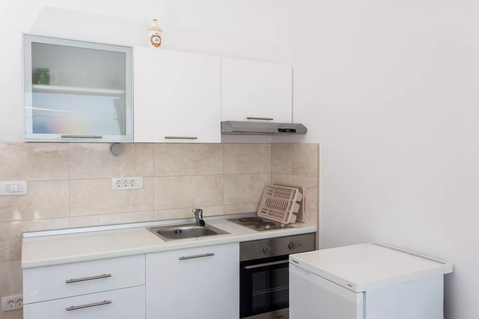 Apartments Villa Ari - Superior Studio Apartment with Terrace and Sea View (First Floor)-Keuken