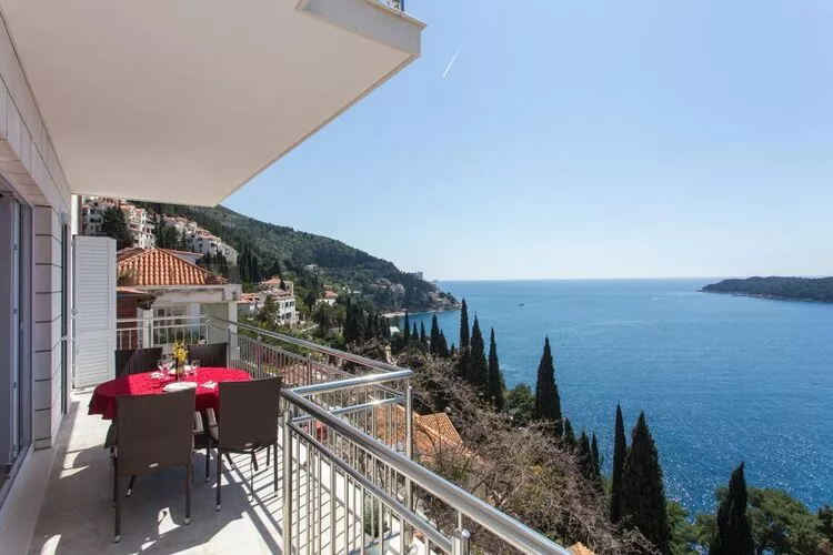 Apartments Villa Ari - Superior Three Bedroom Apartment with Balcony and Sea View (First Floor)