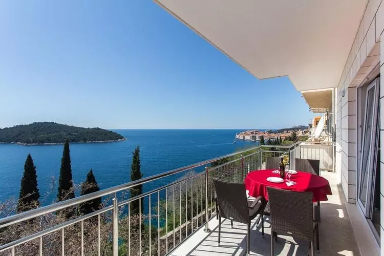 Apartments Villa Ari - Superior Three Bedroom Apartment with Balcony and Sea View (First Floor)-Uitzicht