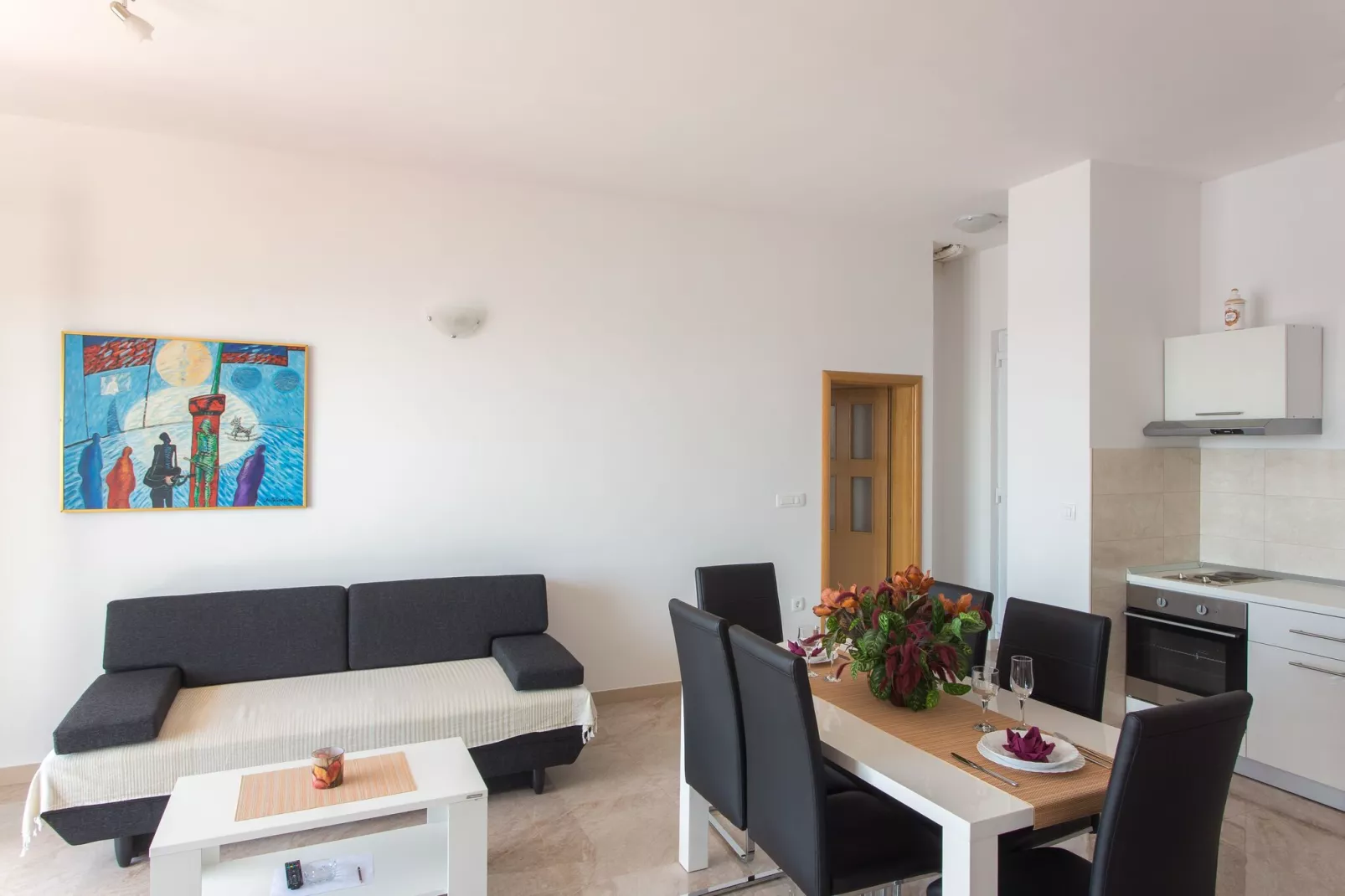 Apartments Villa Ari - Superior Three Bedroom Apartment with Balcony and Sea View (First Floor)-Woonkamer