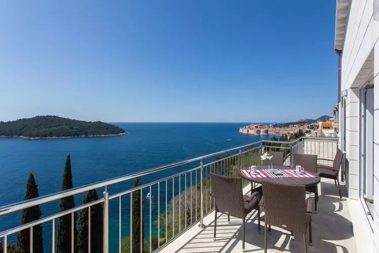 Apartments Villa Ari - Deluxe Three Bedroom Apartment with Balcony and Sea View (Second Floor)