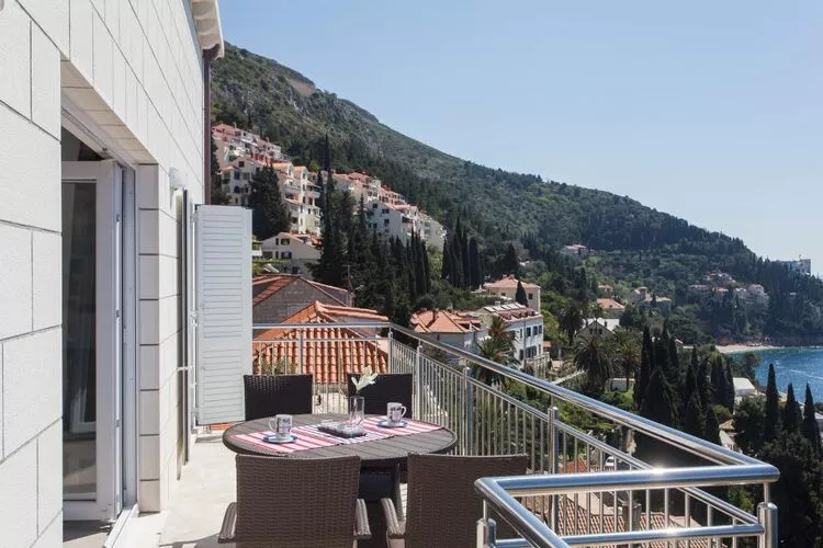 Apartments Villa Ari - Deluxe Three Bedroom Apartment with Balcony and Sea View (Second Floor)-Terrasbalkon