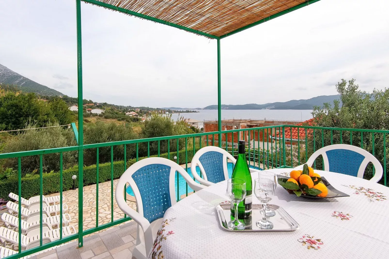 Villa Klara - Holiday Home with Terrace, Pool and Sea View-Terras