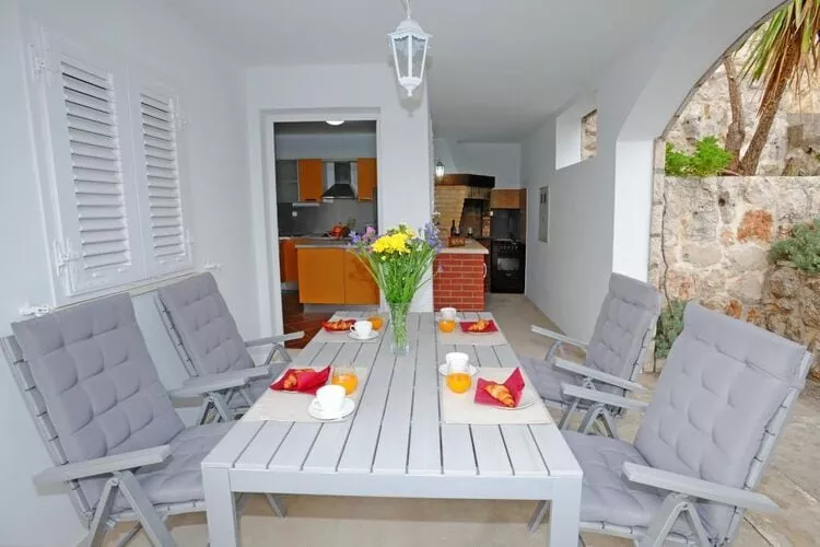 Holiday Home Odiseja- One Bedroom Apartment with Terrace and Sea View-Terras