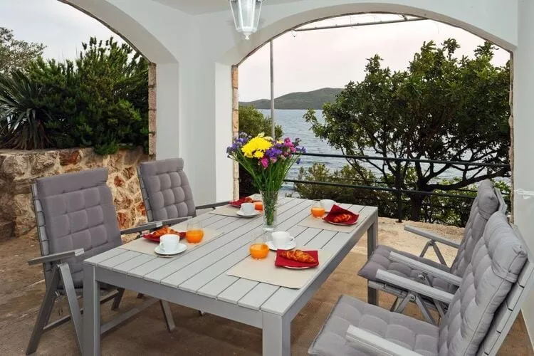 Holiday Home Odiseja- One Bedroom Apartment with Terrace and Sea View-Terras