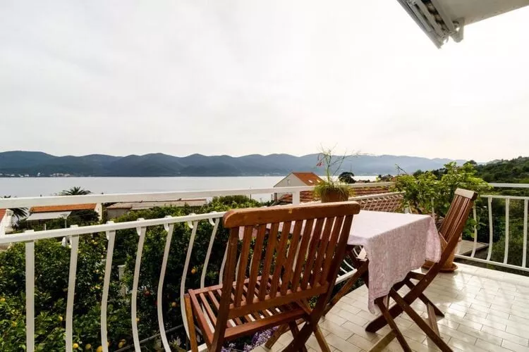 Apartments Klara-Gorjana - Two Bedroom Apartment with Balcony and Sea View (1)-Terras