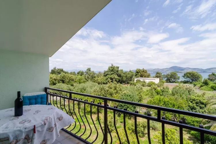 Apartments Sutvid- Comfort One Bedroom Apartment with Loggia and Sea View