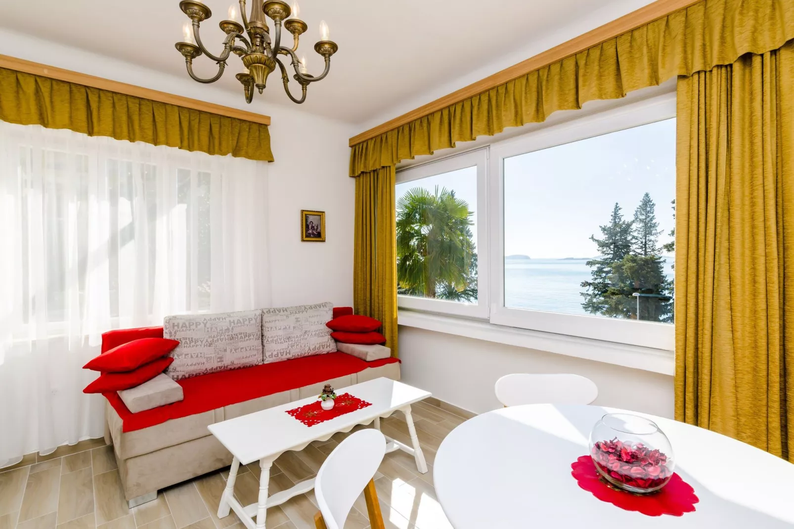 Guest House Villa Nina- One Bedroom Apartment with Sea View (Apt1)-Woonkamer