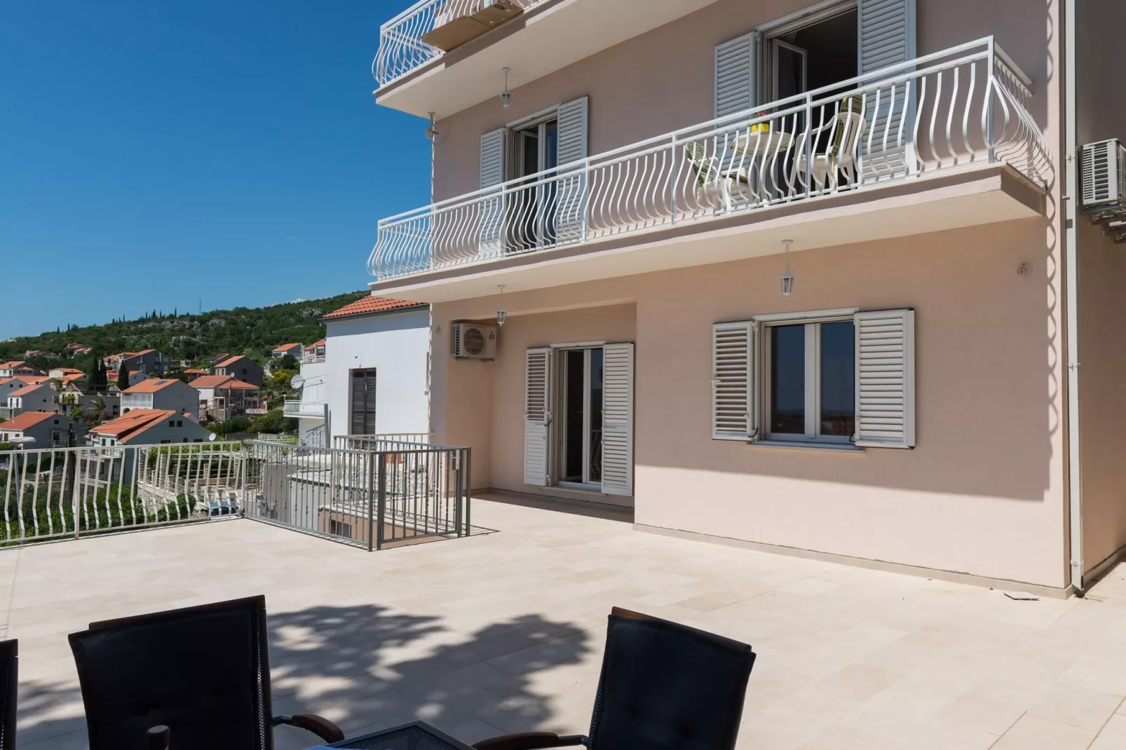 Apartments Marmo - One Bedroom Apartment with Balcony and Sea View (Apartman 1)-Buitenlucht