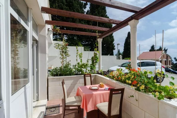 Apartments Mamma Mia - Comfort One Bedroom Apartment with Terrace-Terras