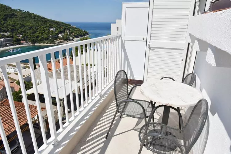 Green Hills Apartment - One Bedroom Apartment with Balcony and Sea View