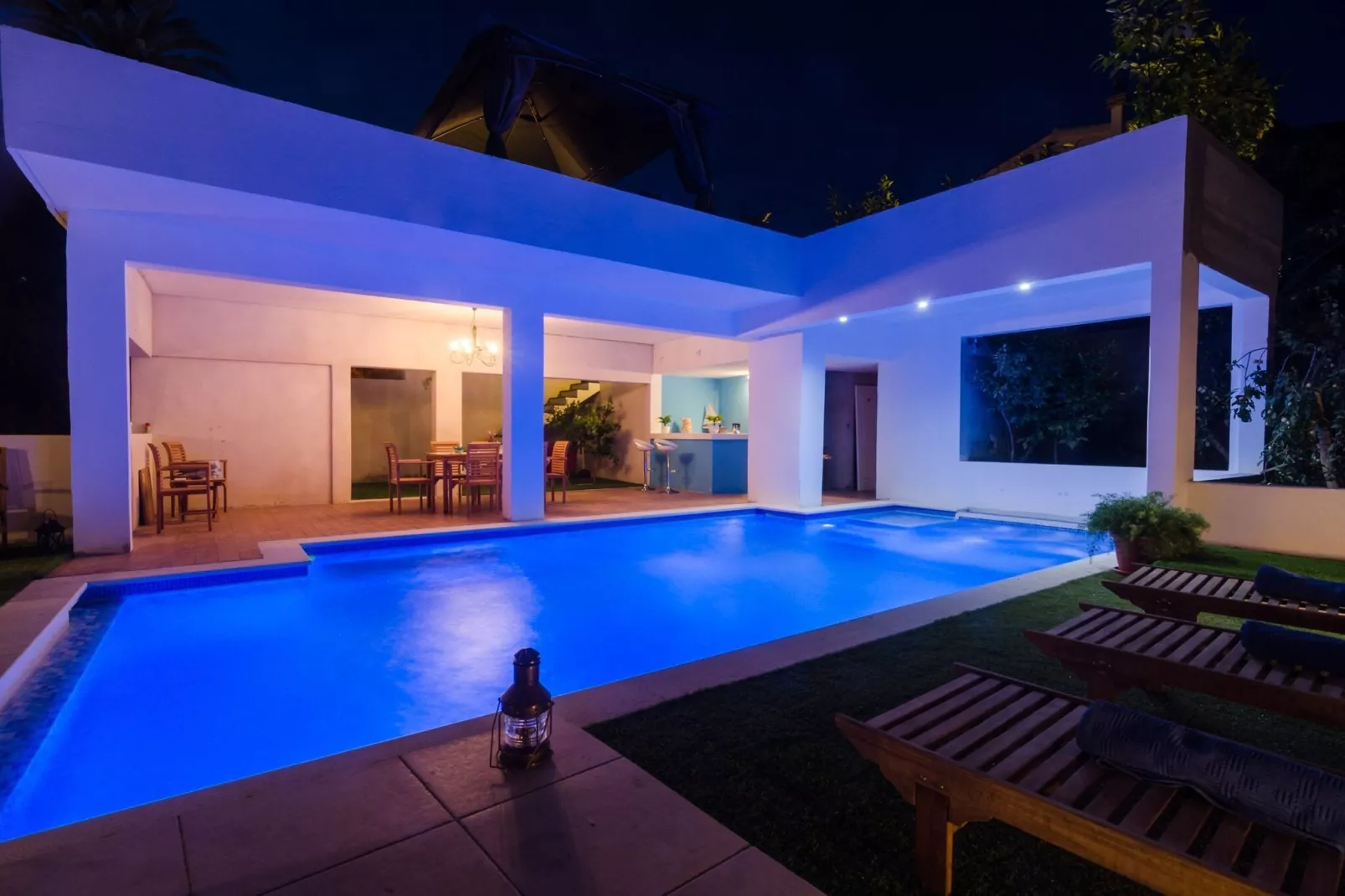 Villa Luciana Residence - Five-Bedroom Villa with Two Pools and Spa Center-Buitenlucht