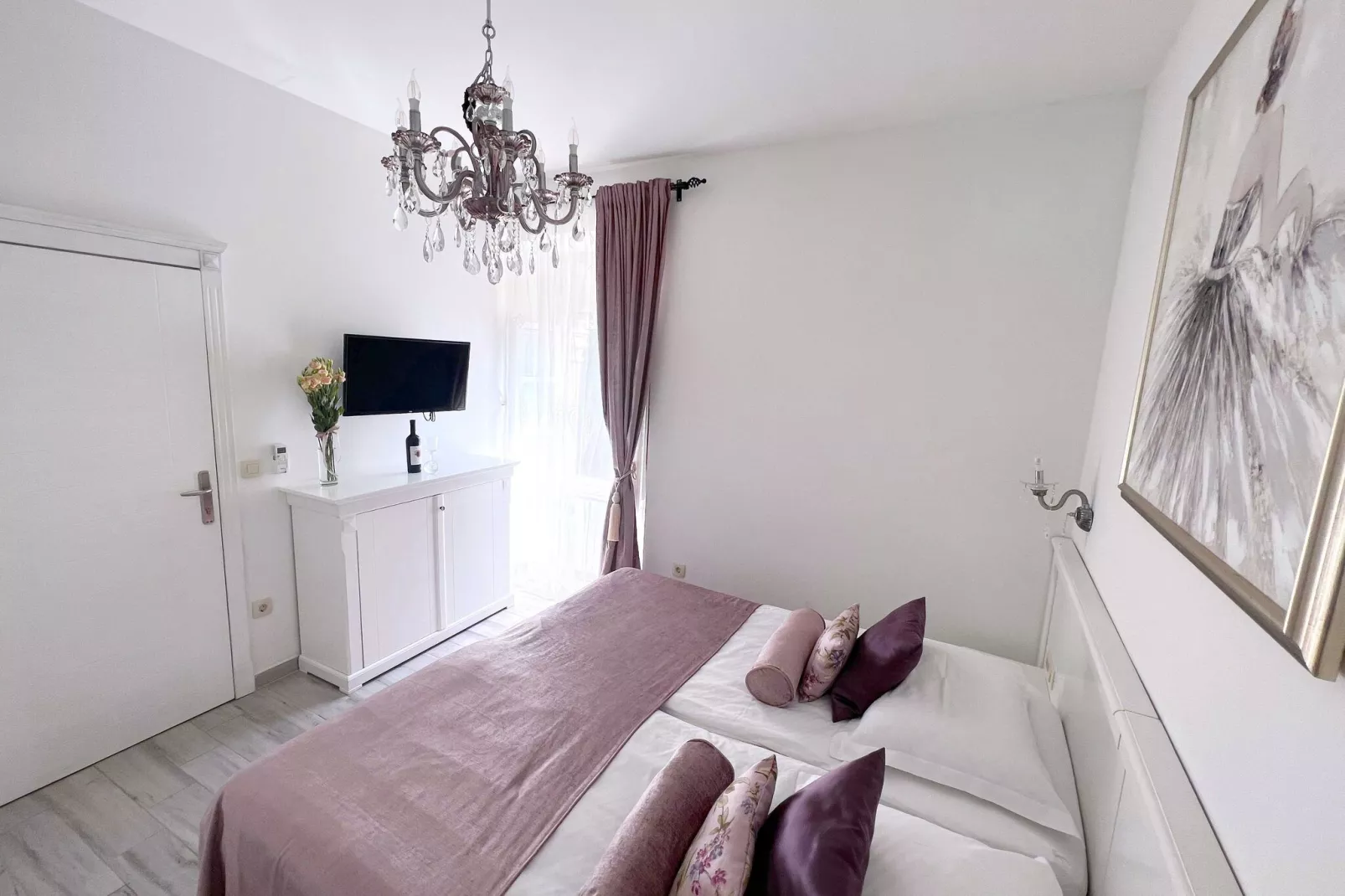 Bed&Breakfast Sorgo Palace- Comfort Family Room (Amethyst)-Slaapkamer