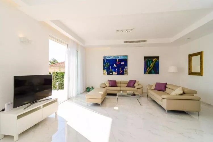 Villa Orlando - Five Bedroom Villa with Swimming Pool and Sea View