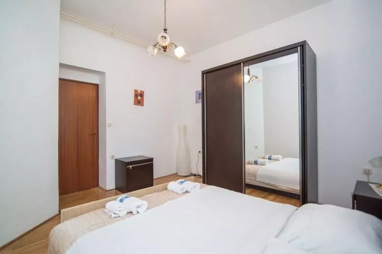 Apartment Sweet Dreams- Two Bedroom Apartment with Pool Terrace (ST)