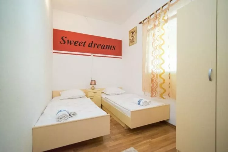 Apartment Sweet Dreams- Two Bedroom Apartment with Pool Terrace (ST)-Slaapkamer