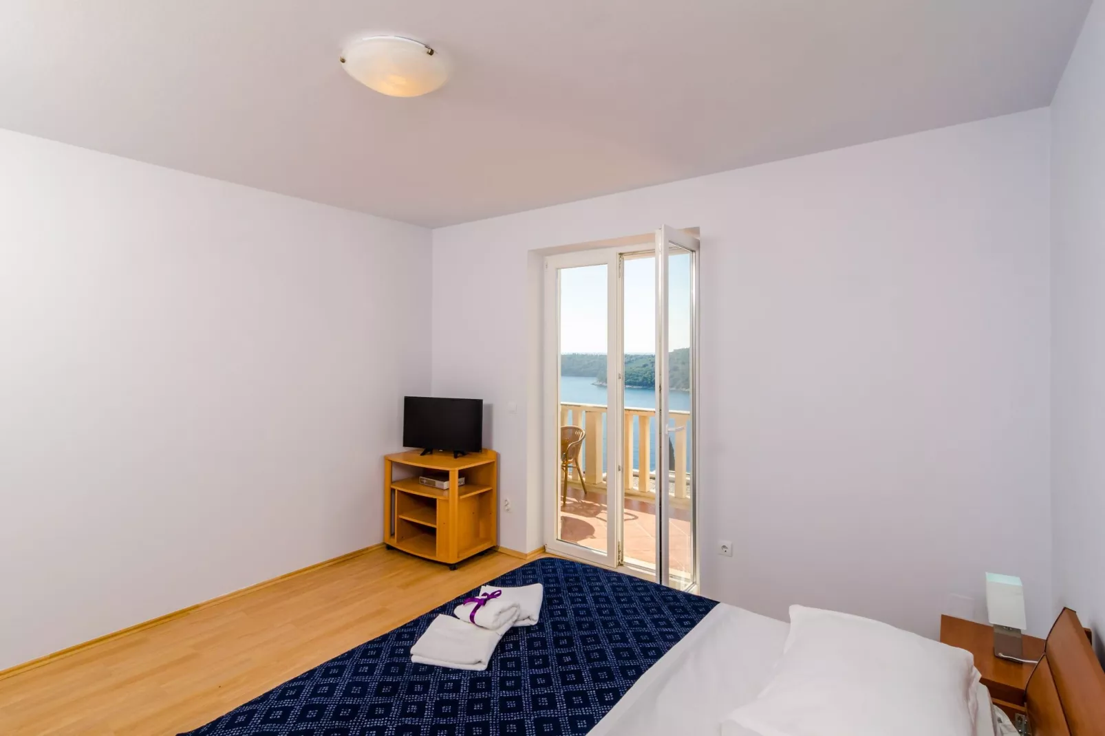 Apartments Bonavista - Premium Two Bedroom Apartment with Balcony and Sea View (A2)-Slaapkamer