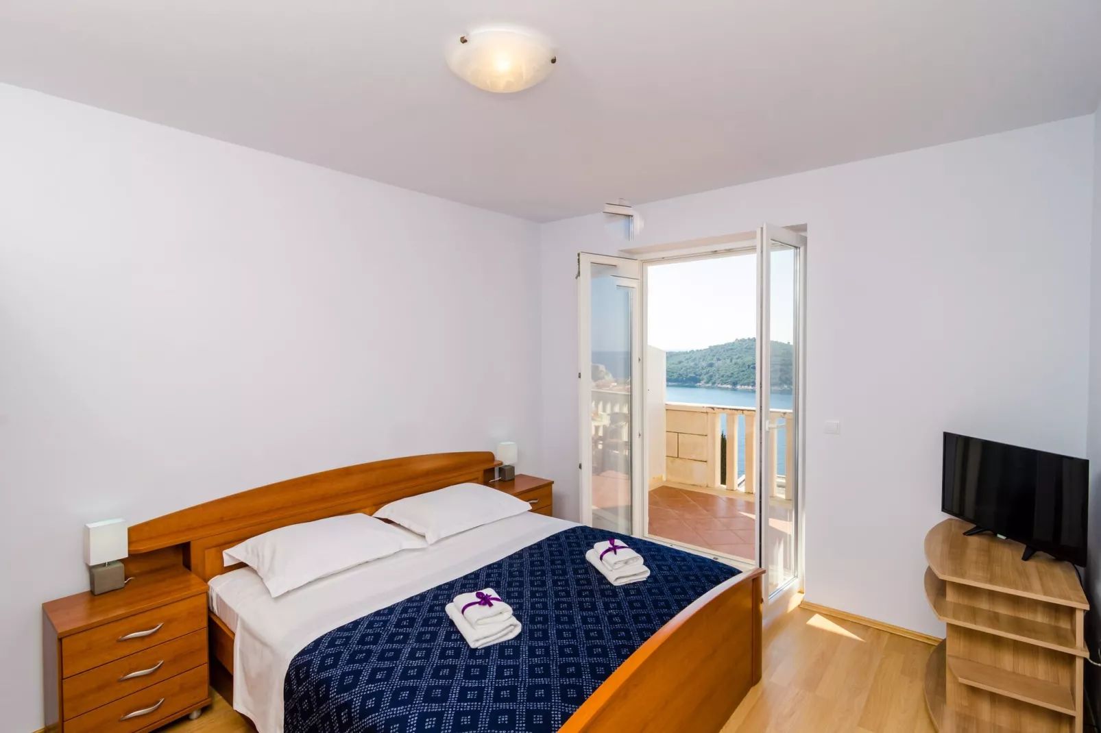 Apartments Bonavista - Premium Two Bedroom Apartment with Balcony and Sea View (A2)-Slaapkamer