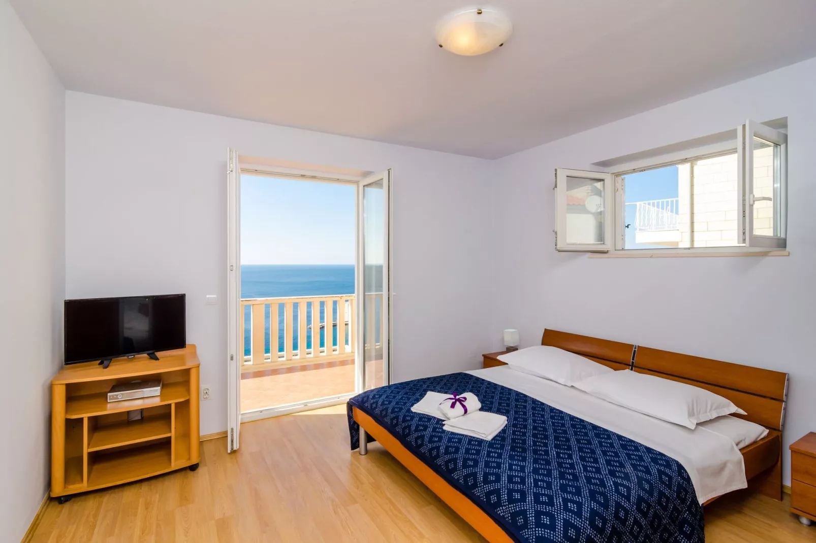 Apartments Bonavista - Premium Two Bedroom Apartment with Balcony and Sea View (A2)-Slaapkamer