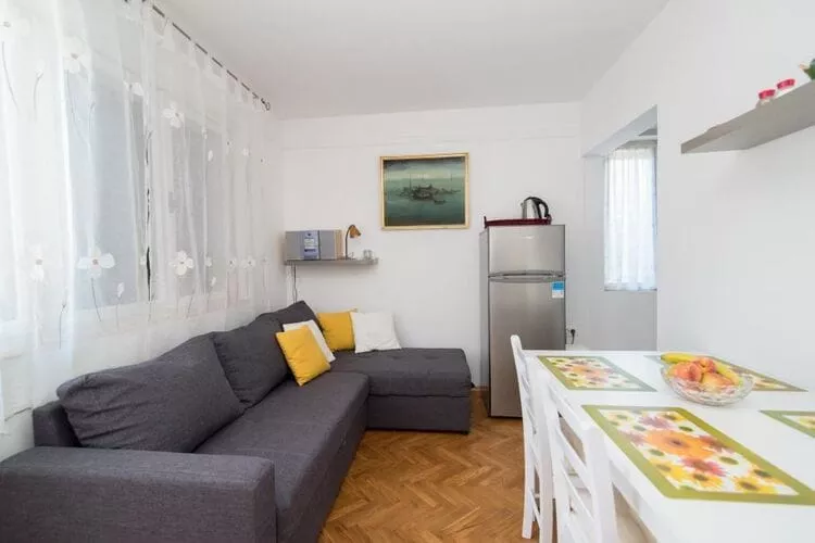 Apartments Natasa- One Bedroom Apartment with Terrace(A2) - (ST)-Woonkamer