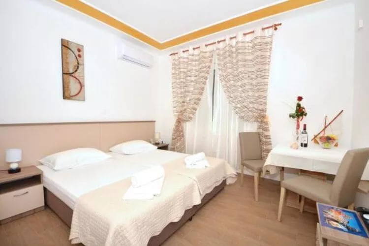 Guest House Mia (ST) - Twin Room with Private Bathroom (A2)