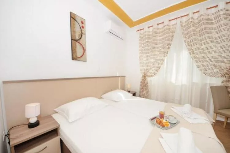 Guest House Mia (ST) - Twin Room with Private Bathroom (A2)