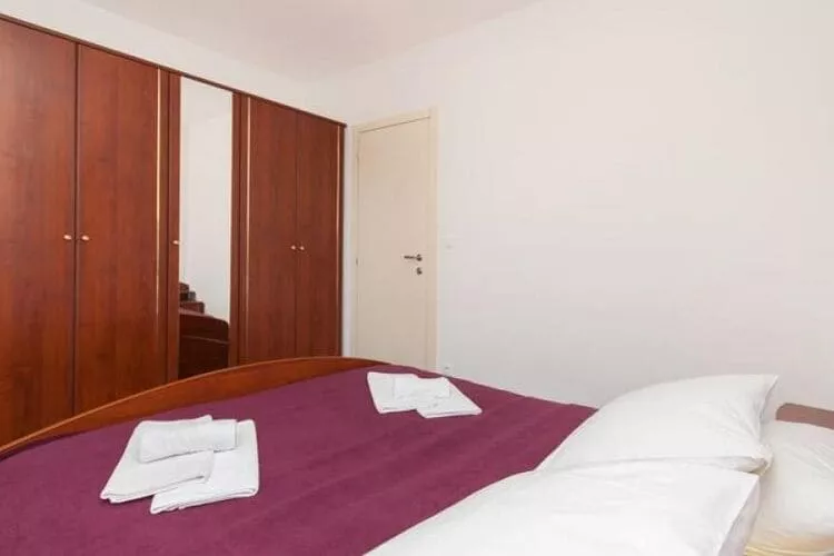 Apartments Nikolina (ST)- Comfort Two Bedroom Apartment(A1)