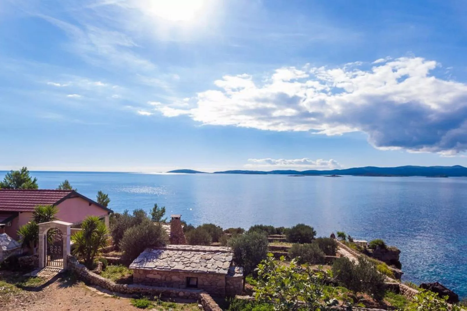 Villa Sea Edge - Three Bedroom Villa with Sea View-Buitenlucht