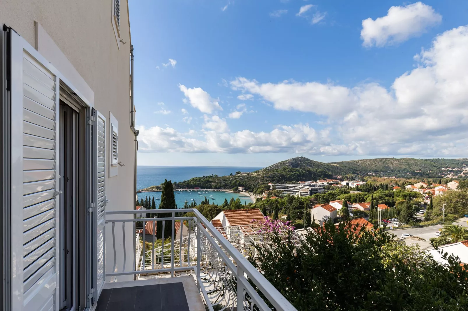 Apartments Villa Enzian - Comfort Two Bedroom Apartment with Balcony and Sea View